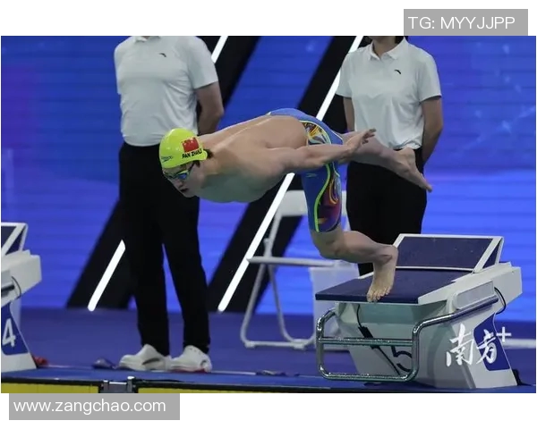 激烈对决泳池边选手奋力拼搏泳技比拼见证速度与力量的巅峰较量 激烈对决泳池边选手奋力拼搏泳技比拼见证速度与力量的巅峰较量